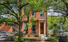 Luxurious Large Home w/ Private Yard Near Nulu